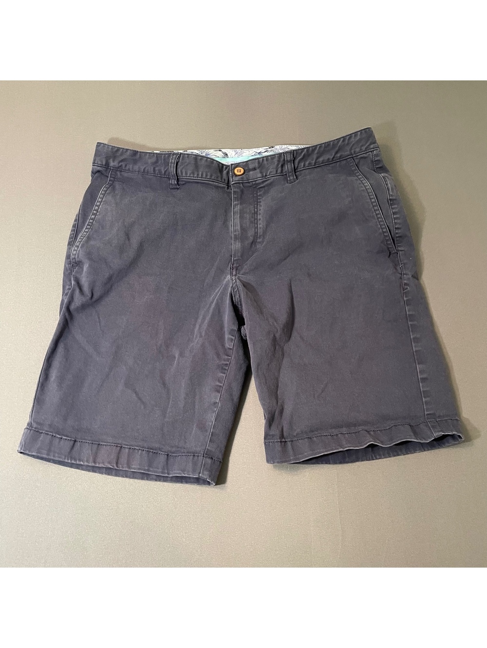 Tommy Bahama Men's Dark Navy Blue Cotton Lyocell Chino Shorts Size 34